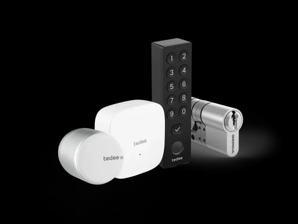 Kit Tedee PRO con teclado, cilindro y bridge